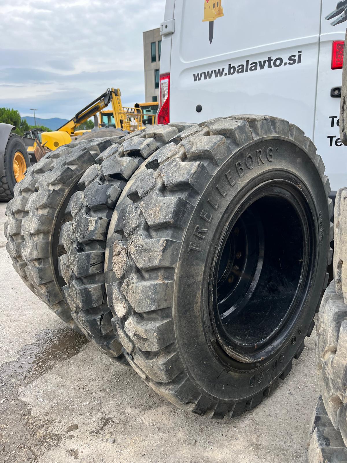 Trelleborg solid tires 10.00-20 - Image 2