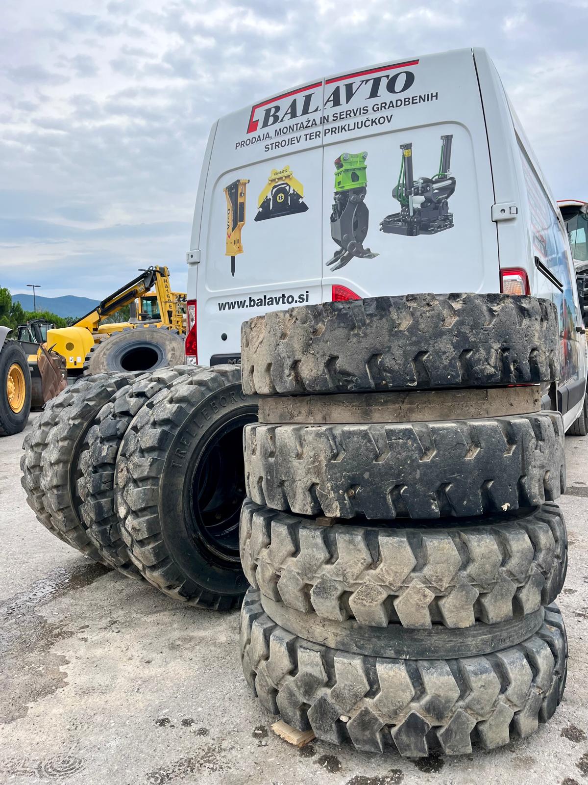Trelleborg solid tires 10.00-20 - Image 3
